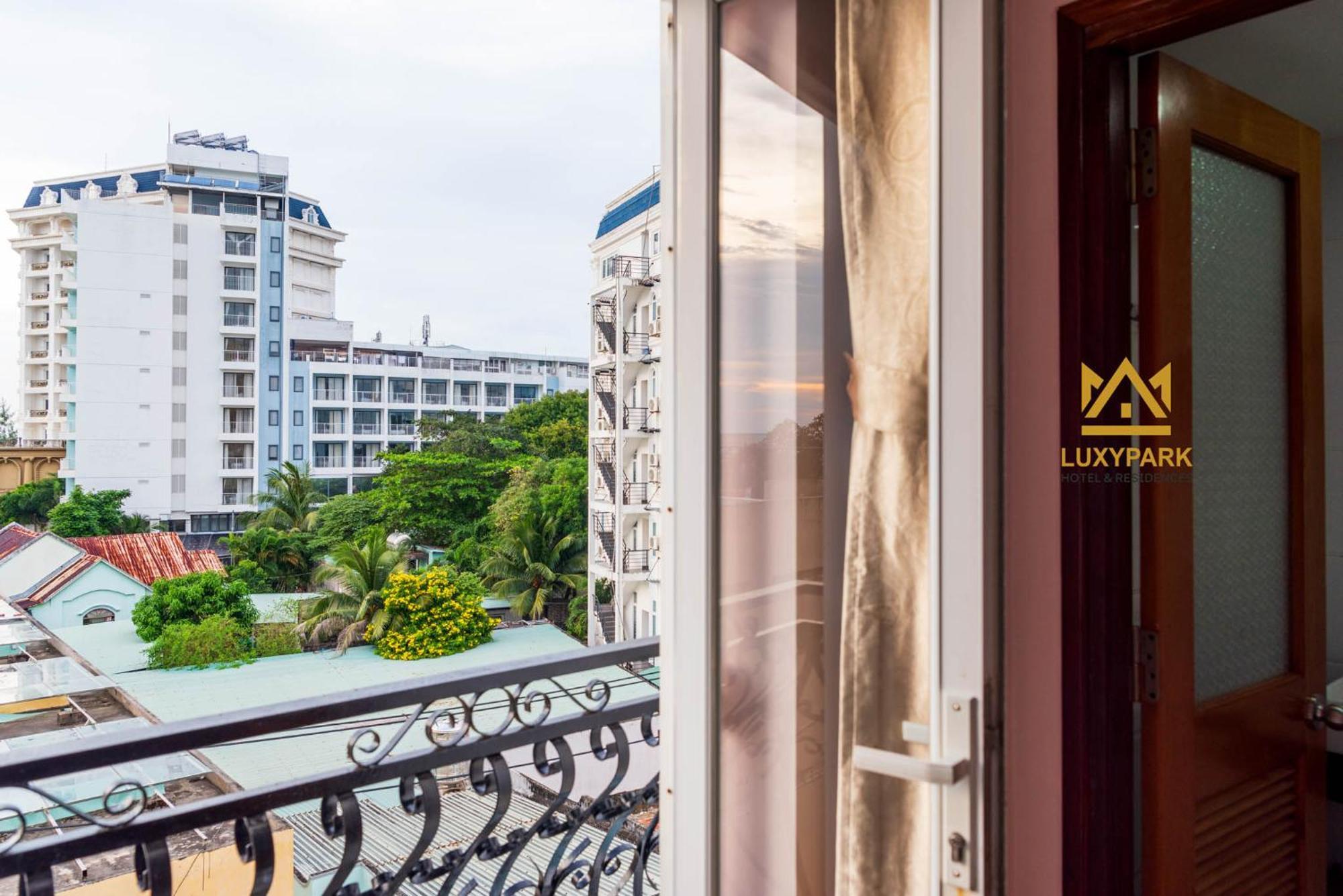 Luxy Park Hotel - Phu Quoc Centre Dış mekan fotoğraf
